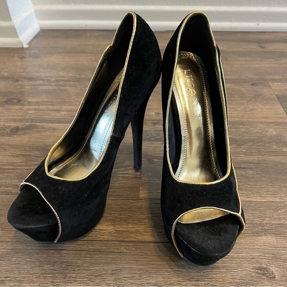 Women Sexy Velvet Black And Gold Open Toed Platform Stilettos Heels. Size 8 - Picture 1 of 16